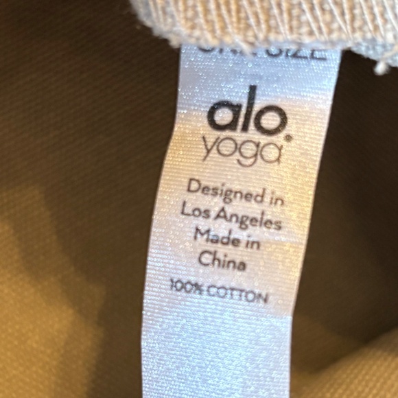 ALO YOGA Limited Edition PEACE ON EARTH Large Tote Bag - Picture 3 of 3